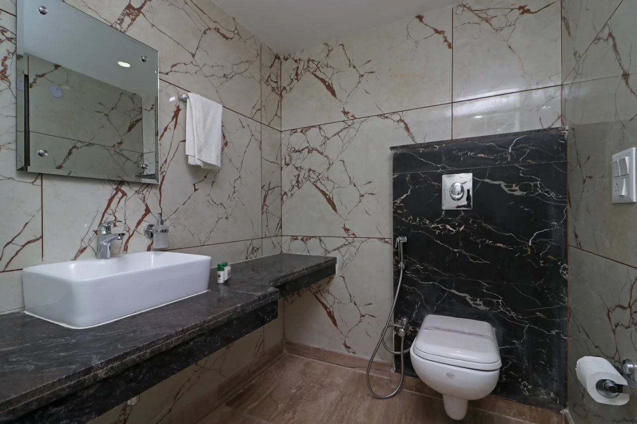 Marble Bathroom Hotel Sun View International New Delhi