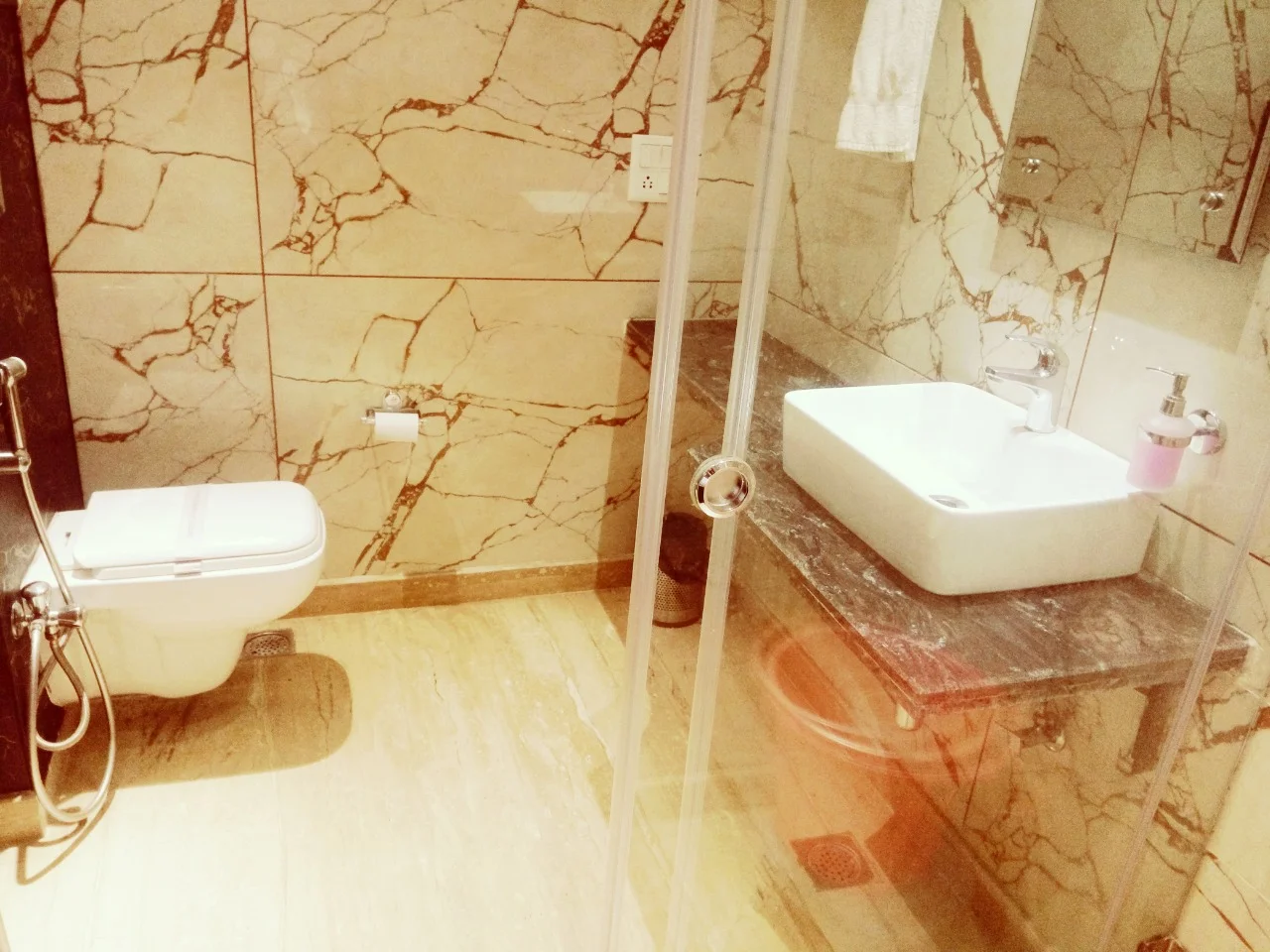 Premium Bathroom Hotel Sun View International