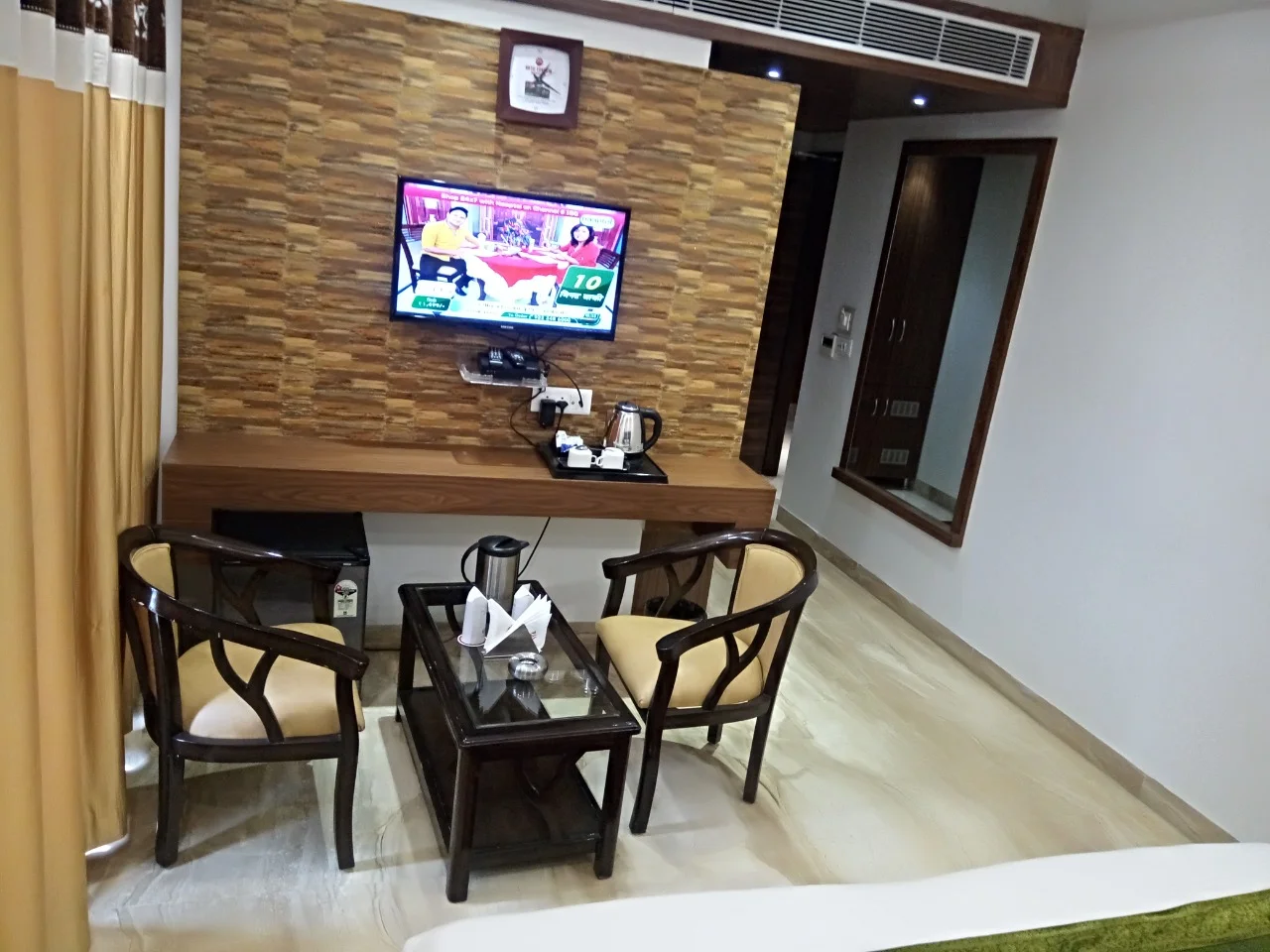 Room Sitting Area Hotel Sun View International Karol Bagh